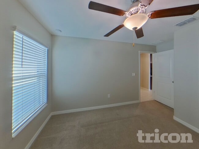 Building Photo - 5206 White Chicory Dr