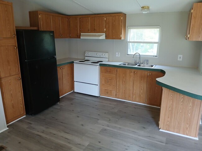 Building Photo - Trailer Park Lot Available