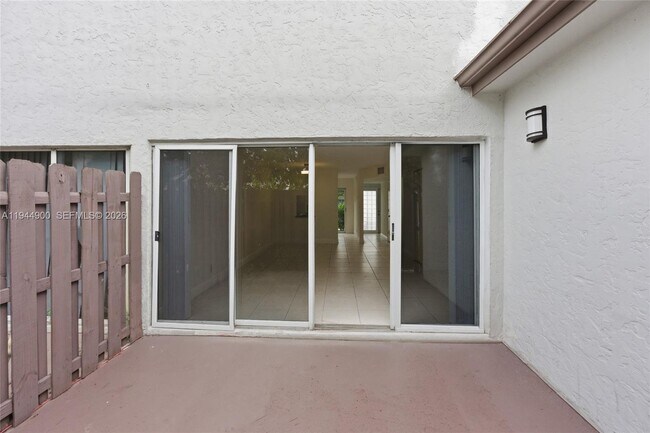 Building Photo - 3003 NW 5th Terrace