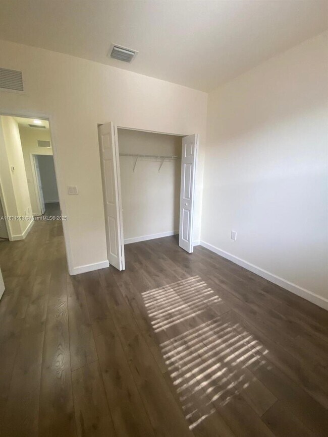 Building Photo - 9408 SW 171st Pl