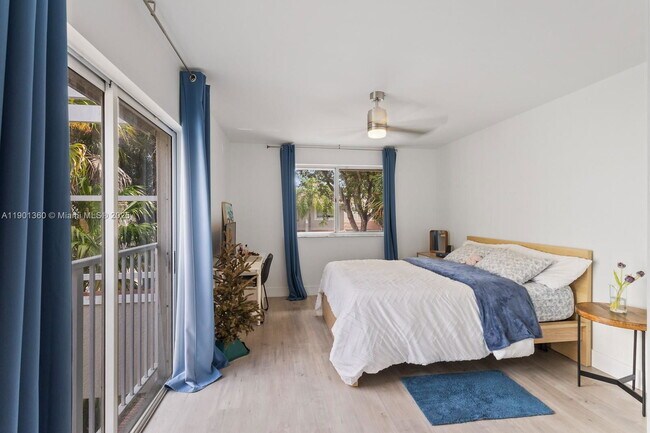 Building Photo - 11389 NW 87th Ave