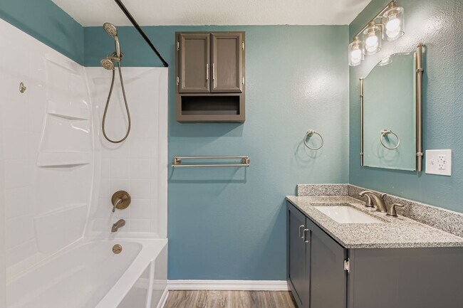 Building Photo - 3BR/3BA Beaverton Home — Central A/C, Vaulted Ceilings, Fenced Yard & 2-Car Garage | No HOA