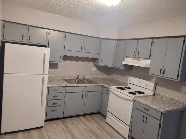 Building Photo - 1433 E Walnut St