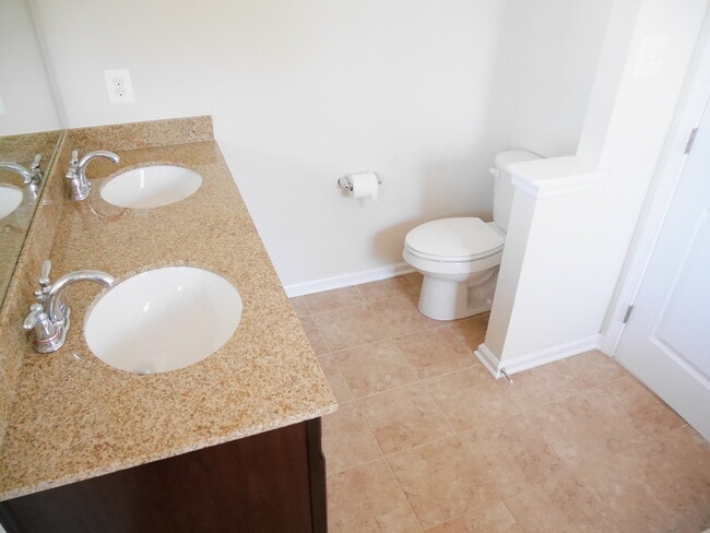 Building Photo - Gorgeous Townhome Located at Preserves at ...