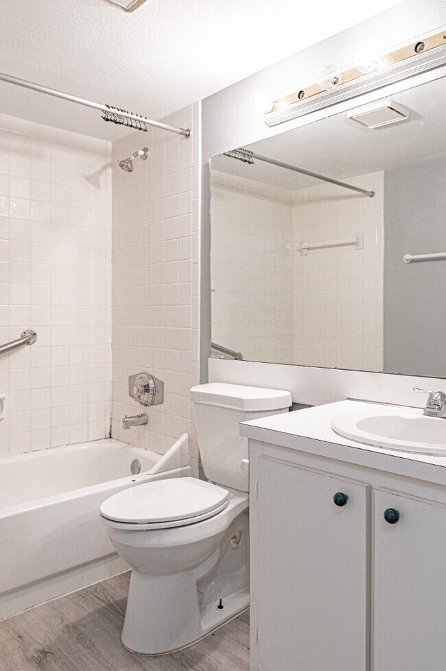 Building Photo - NEWLY REDUCED RENTAL PRICE!!