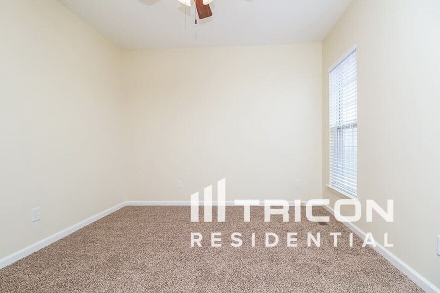 Building Photo - 100 Havenwood Ct