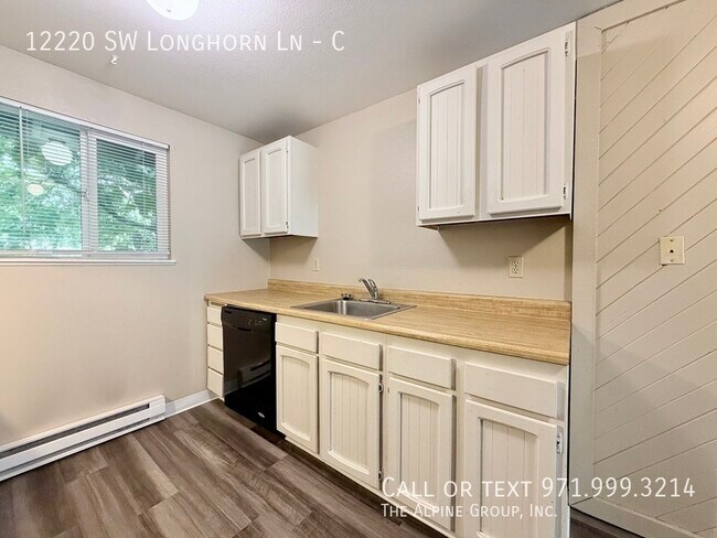 Building Photo - 12220 SW Longhorn Ln
