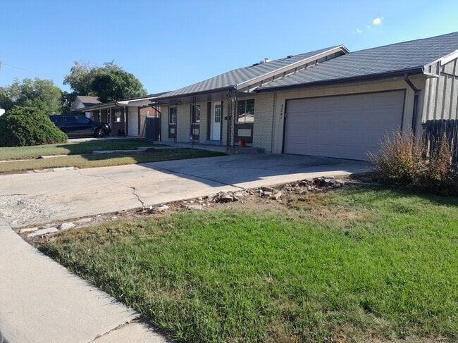 Primary Photo - 9241 N King Way