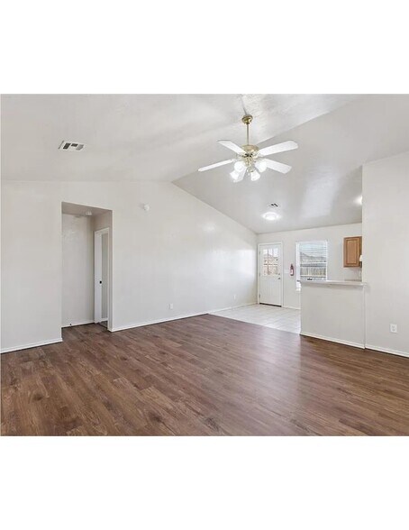 Building Photo - 602 Welston Cir