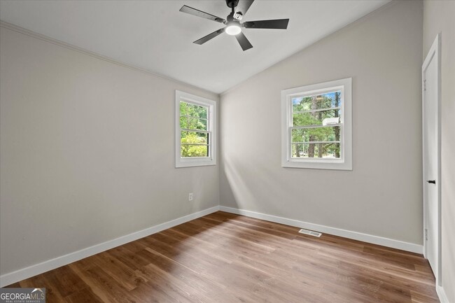 Building Photo - 3102 McKenzie Rd