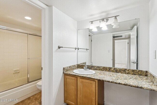 Building Photo - 5995 N 78th St