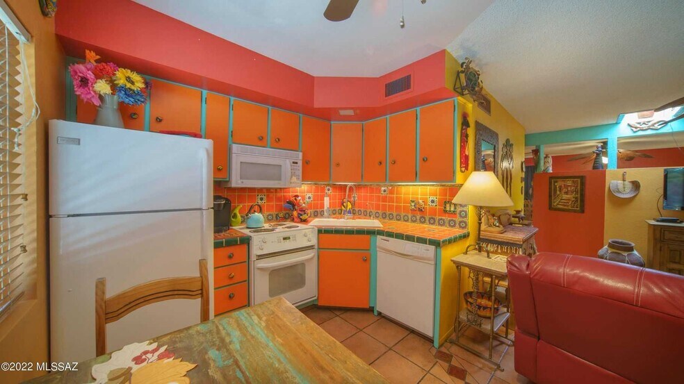 Building Photo - 103 W Calle Del Ano