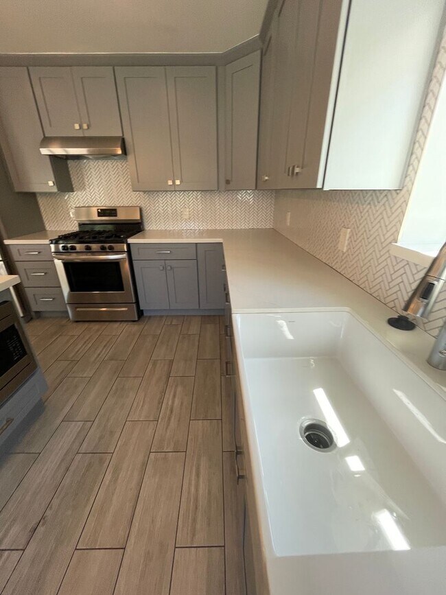Building Photo - NO HOA Heated Pool-Gorgeous 3bed/2bath Home in Old Town Scottsdale