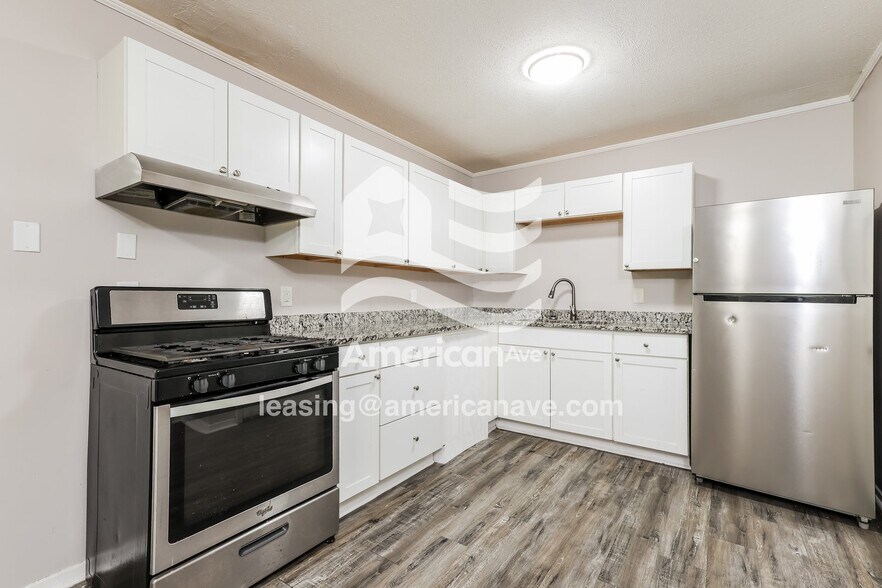 Building Photo - 471 Queen Theresa Ln