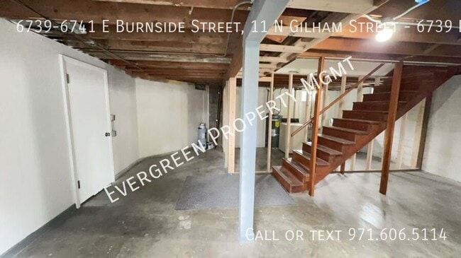 Building Photo - Ideal Location: 2BD/1BA, Garage & More! - ...