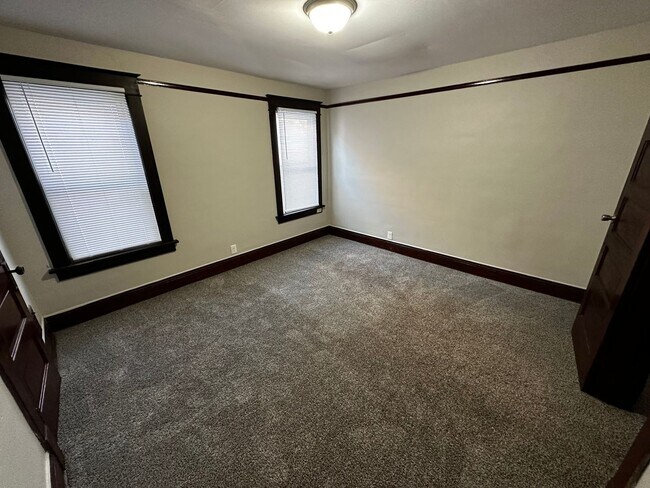 Building Photo - 1608-1610 12th Ave Moline, IL