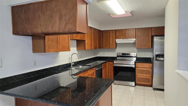 Building Photo - 6634 Briar Glade Dr