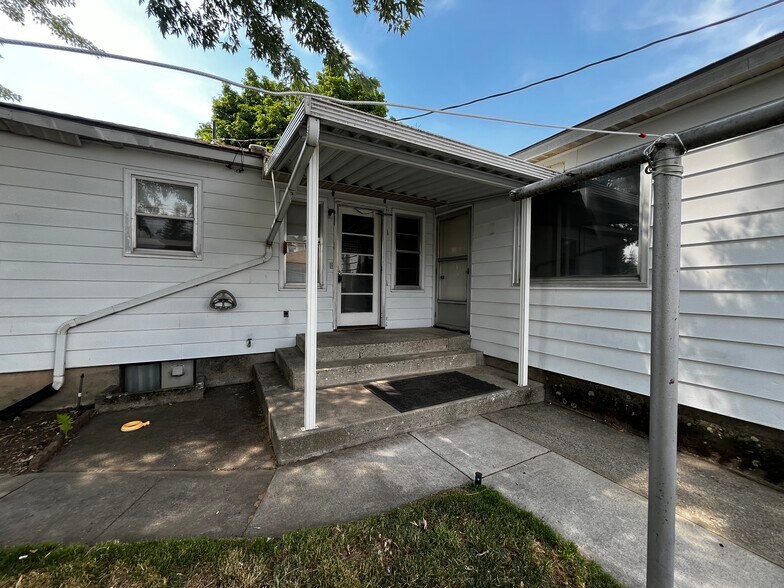 Building Photo - 4104 N Hawthorne St