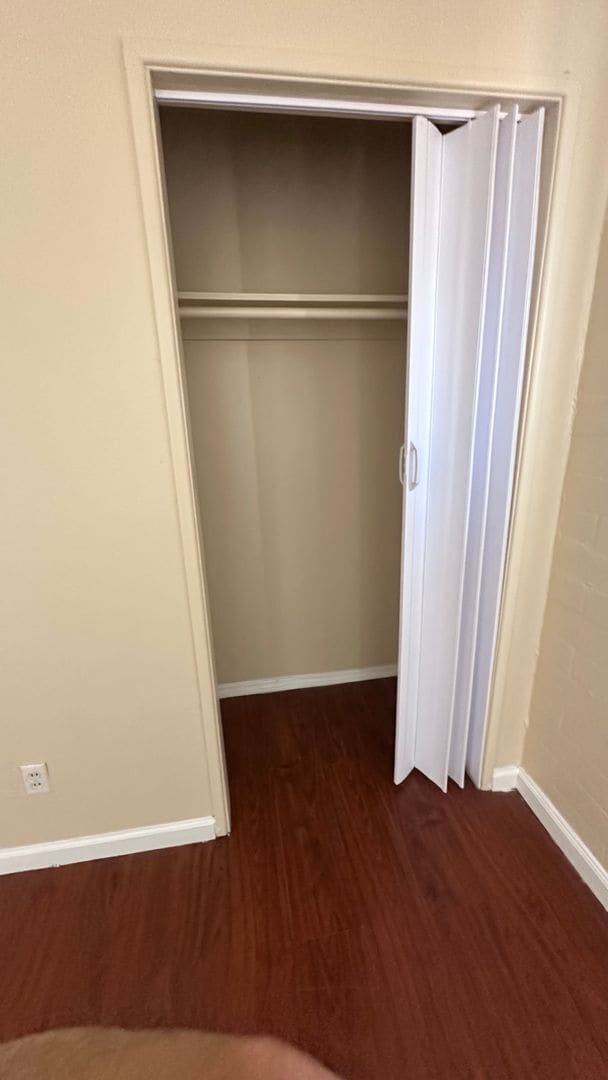 Building Photo - 3 BEDROOMS 2 BATHROOMS HOUSE AVAILABLE FOR...