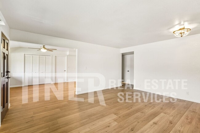 Building Photo - 7400 Mooncrest Way