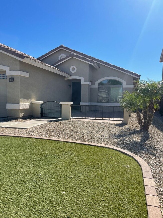 Building Photo - COMING SOON! Beautiful 3 Bed 2 Bath Home in Buckeye