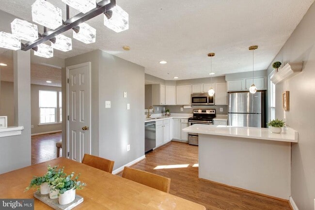 Building Photo - 8117 Ellen Way