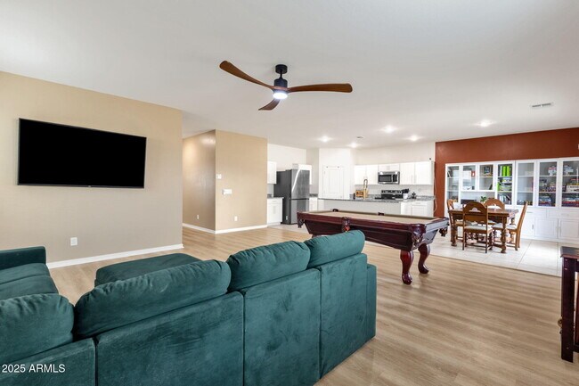 Building Photo - 13330 E Sunflower Ln