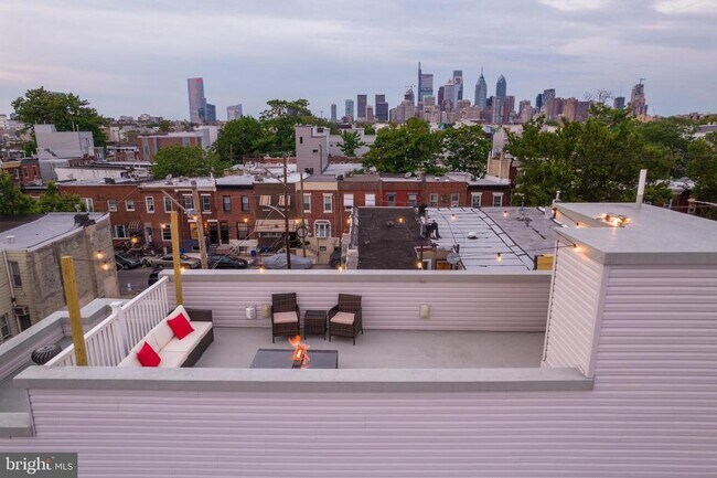 Building Photo - 1513 S Lambert St