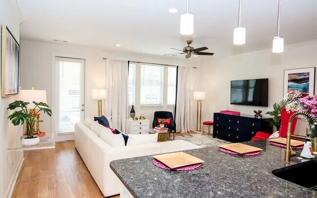Building Photo - 3 Bedroom / 3.5 Bath at the Commons in Oxford