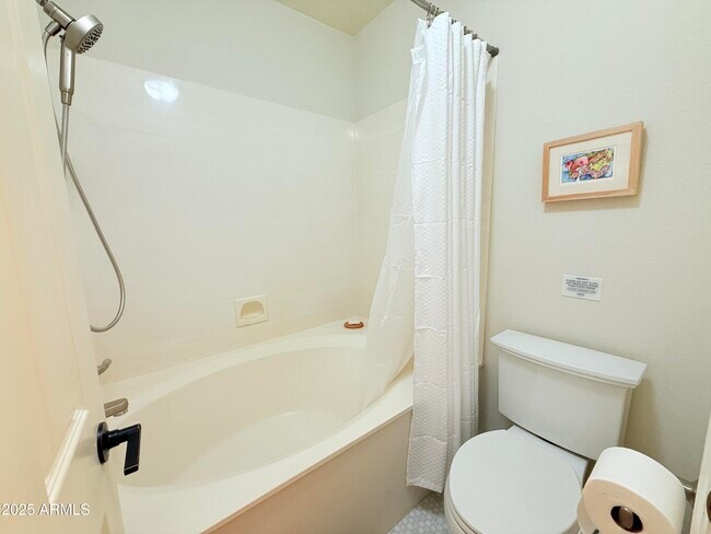 Building Photo - 5640 E Bell Rd