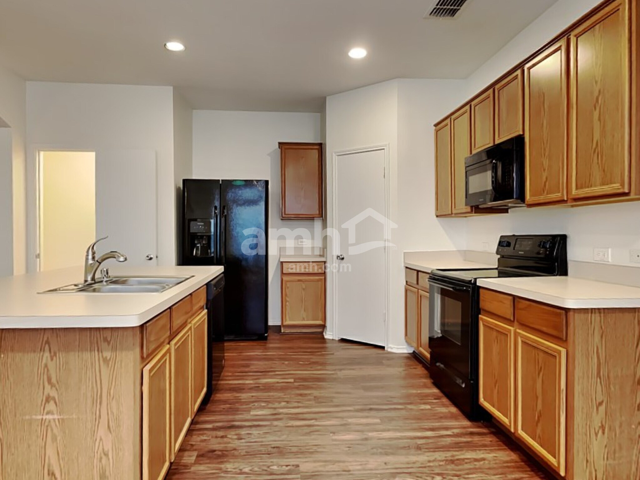 Building Photo - 1140 Jamie Dr