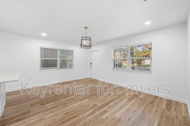 Building Photo - 236 Delray Ave