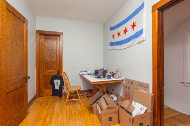 Building Photo - 1538 W Wrightwood Ave