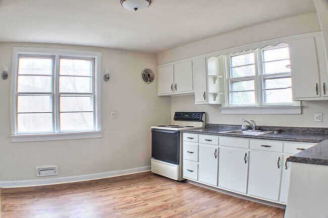 Building Photo - 43 Beckers Grove