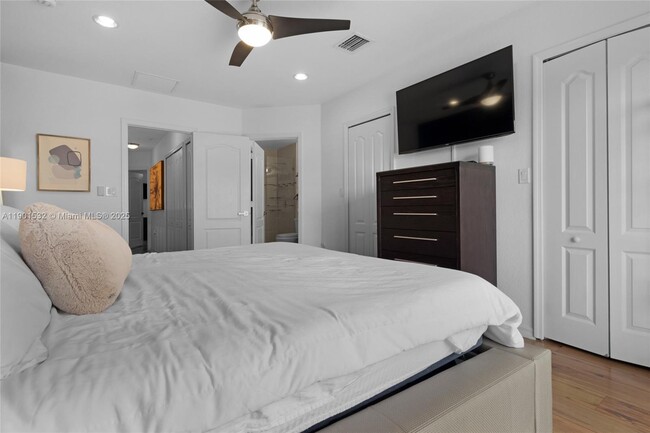 Building Photo - 12905 SW 31st Ct