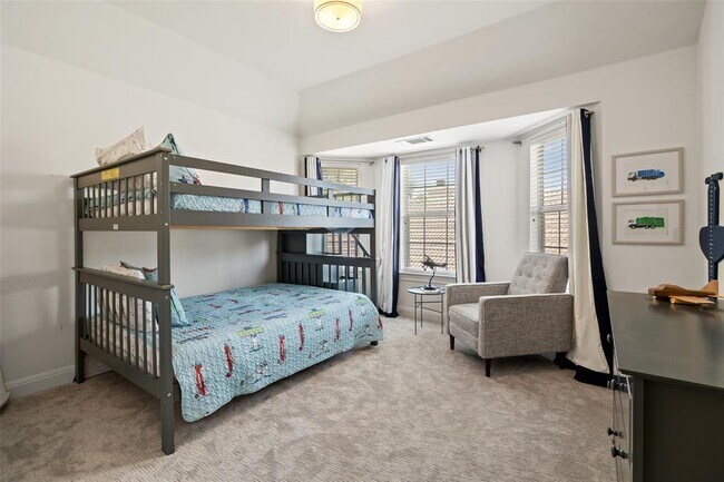 Building Photo - 209 The Hills Dr