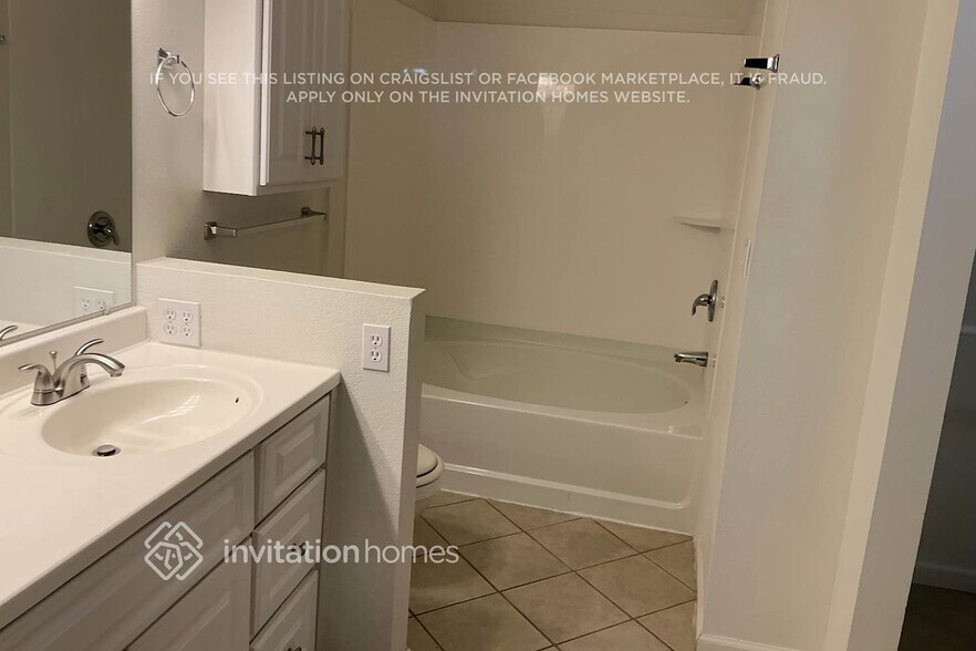 Building Photo - 1541 E Laurel Ave