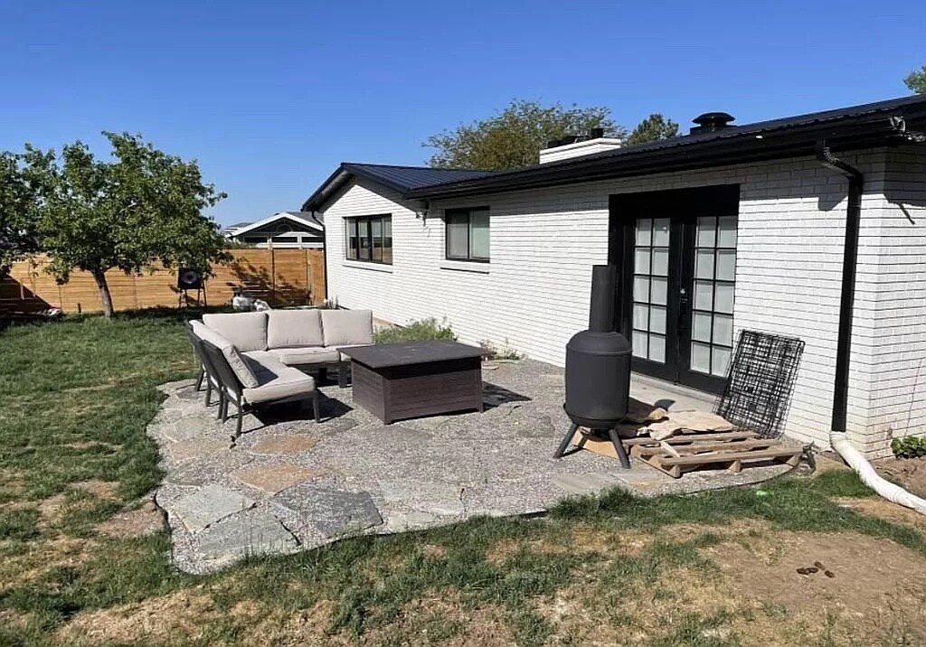 Backyard 1 - 2954 Apache Ln