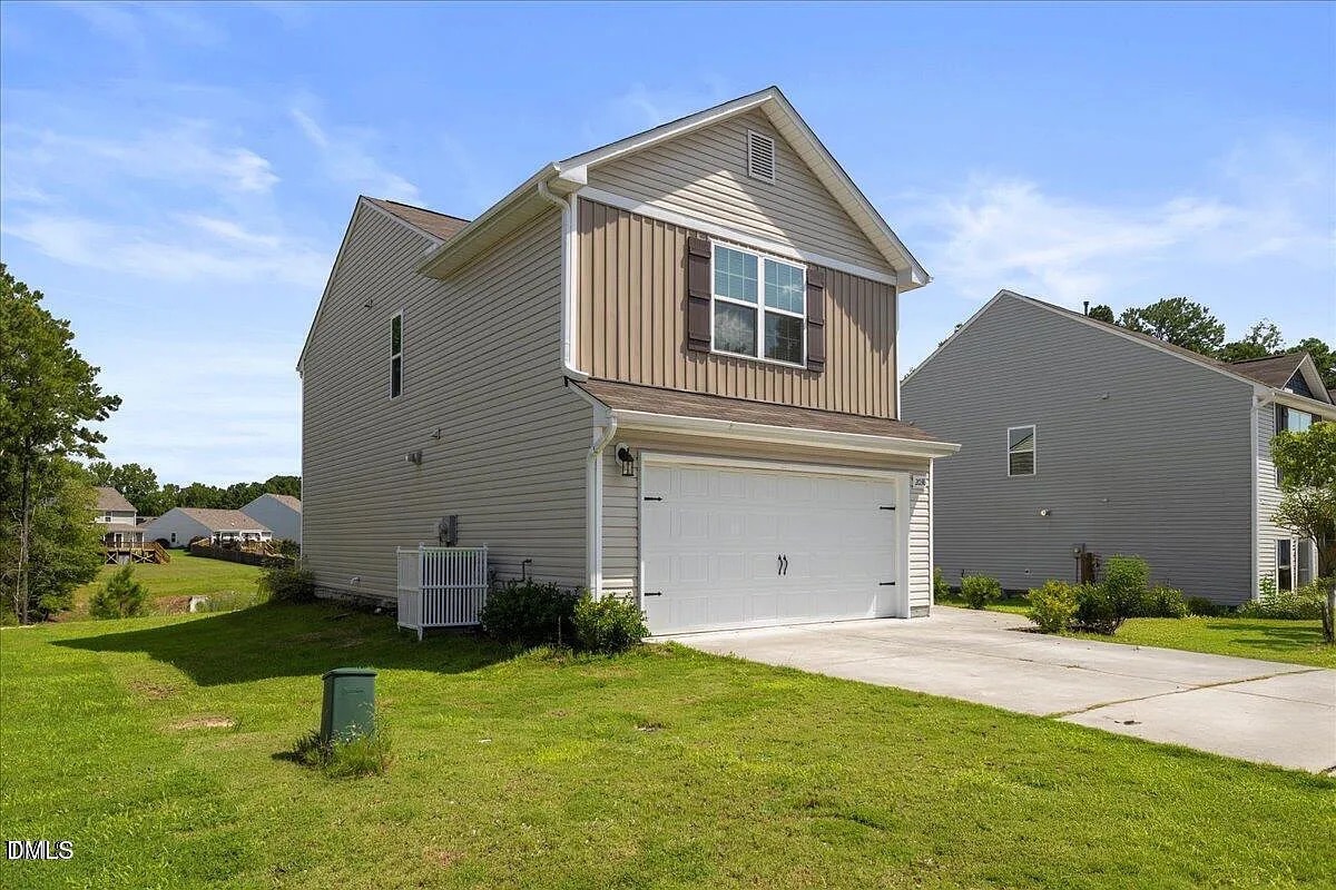 Building Photo - Room in House on Alderman Way