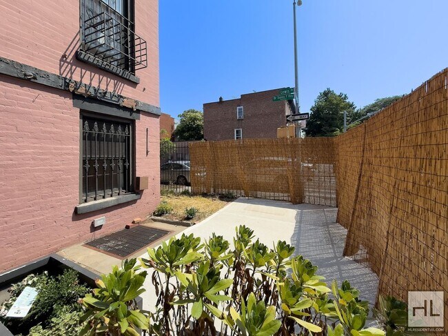 Building Photo - GREENE AVENUE / Spacious Bed-Stuy 2-Bed 1....