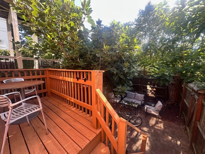 Building Photo - 2009 Flagler Pl NW