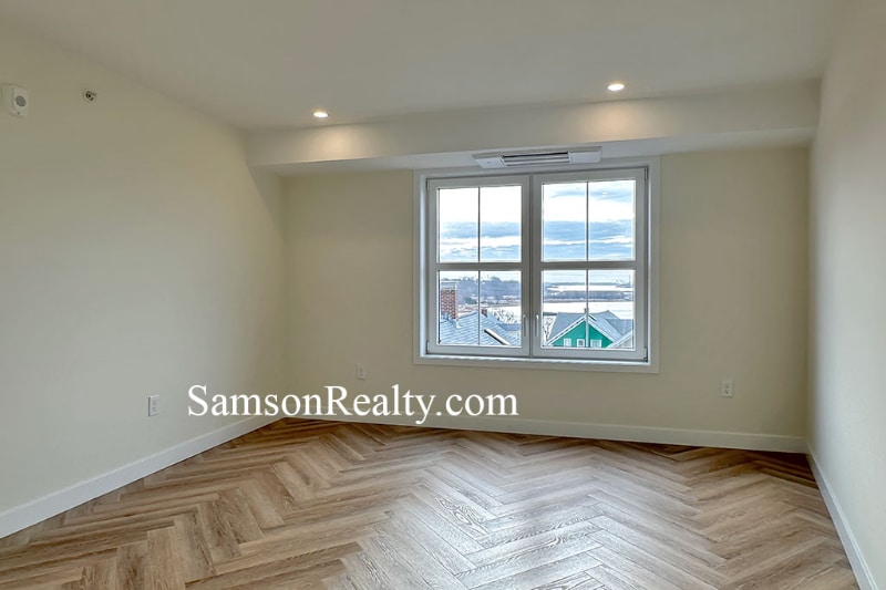 Building Photo - 381 Wickenden St