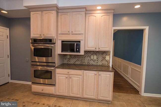 Building Photo - 5482 Royal Mile Blvd