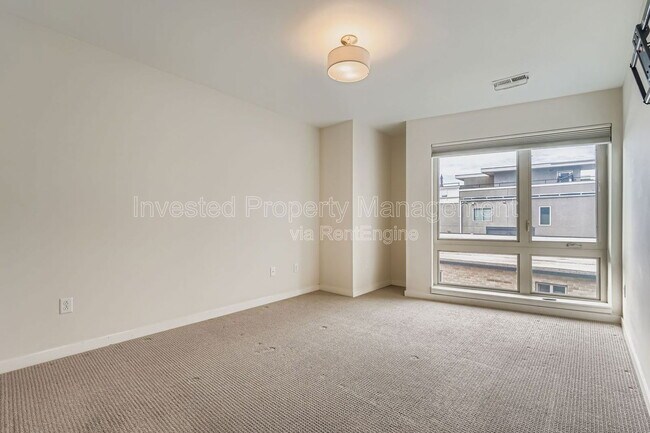 Building Photo - 2625 W 25th Ave