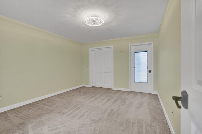Building Photo - 109 Wettaw Ln