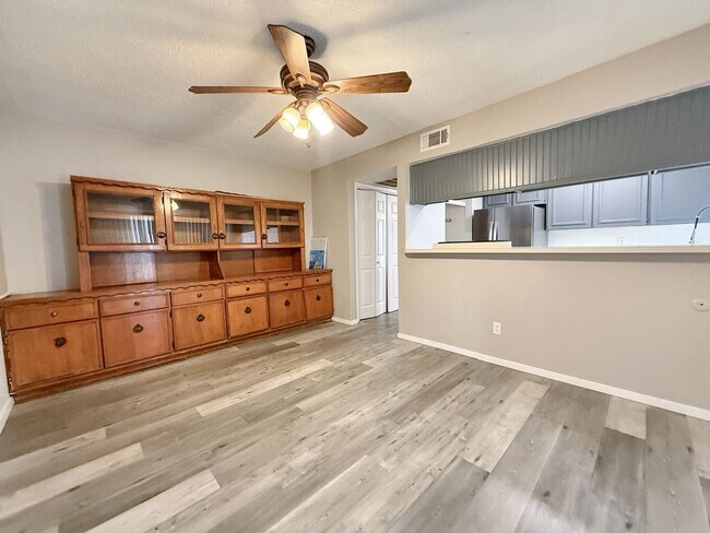 Building Photo - 2625 Santiago Cir