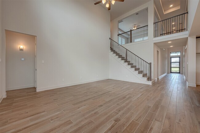 Building Photo - 30223 Gold Finch Pl