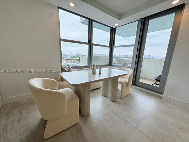Building Photo - 2899 Collins Ave