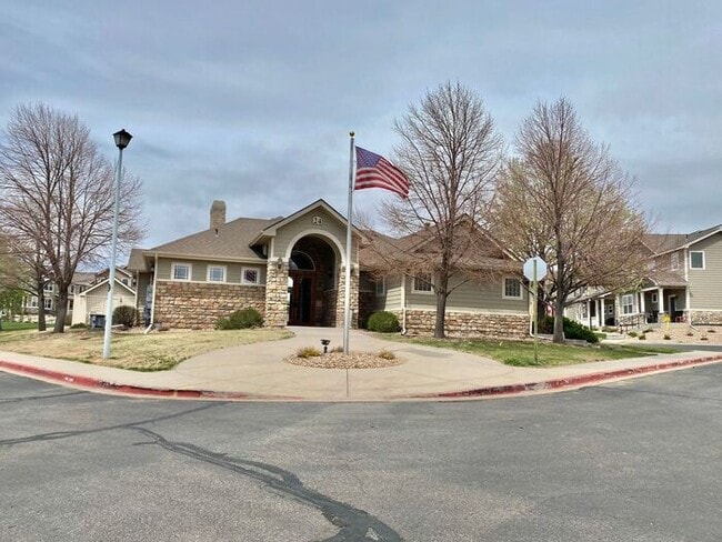 Building Photo - West Greeley Townhome with Garage! WATER/S...