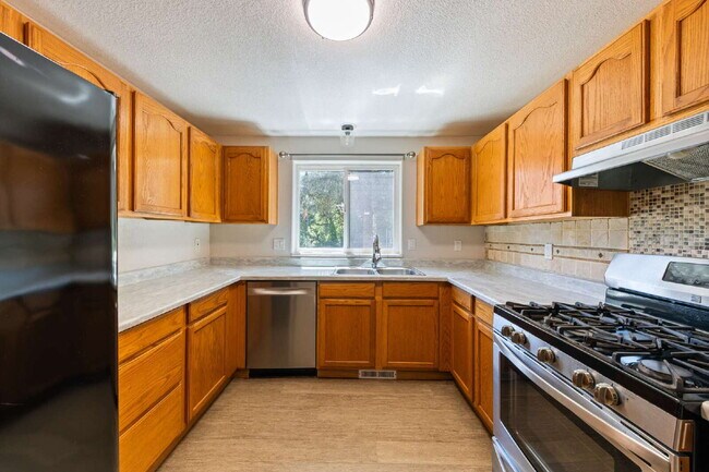 Building Photo - Updated 3 bedroom home with garage